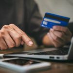 b2b shopify merchant checking out online from computer