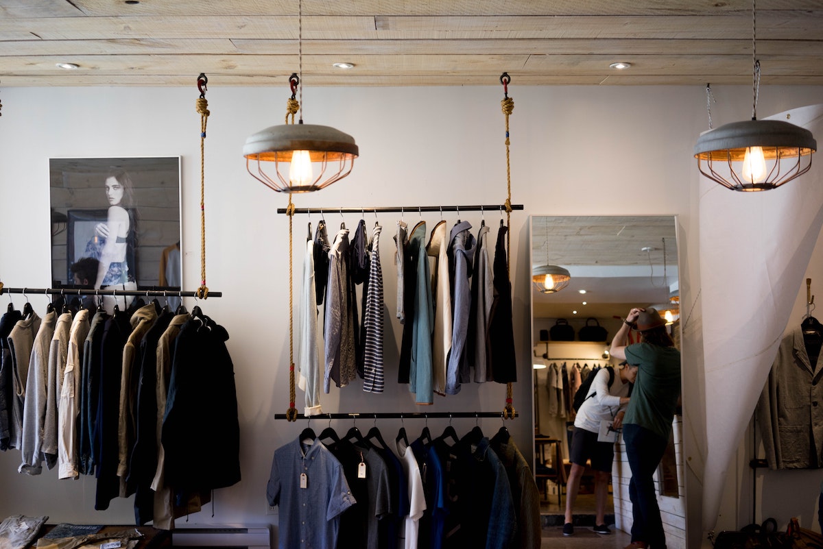 Clothing shop with fewer orders can use table rates for simple shipping